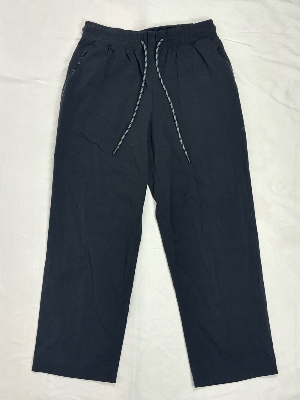 Athleta Pants Women’s 4 Black Trekkie Straight Crop Pants Zip Pockets Ripstop